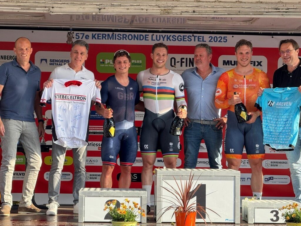 Ronde van Luyksgestel winnaars met sponsoren